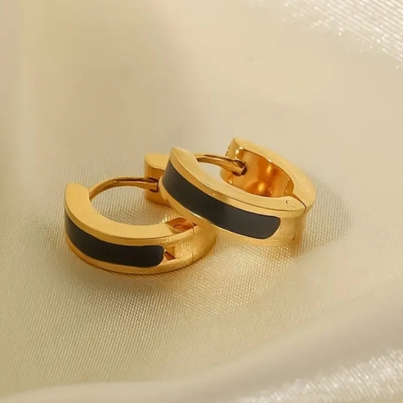 NEW! HUGGIE Earrings - BTQ - Picture 4 of 8